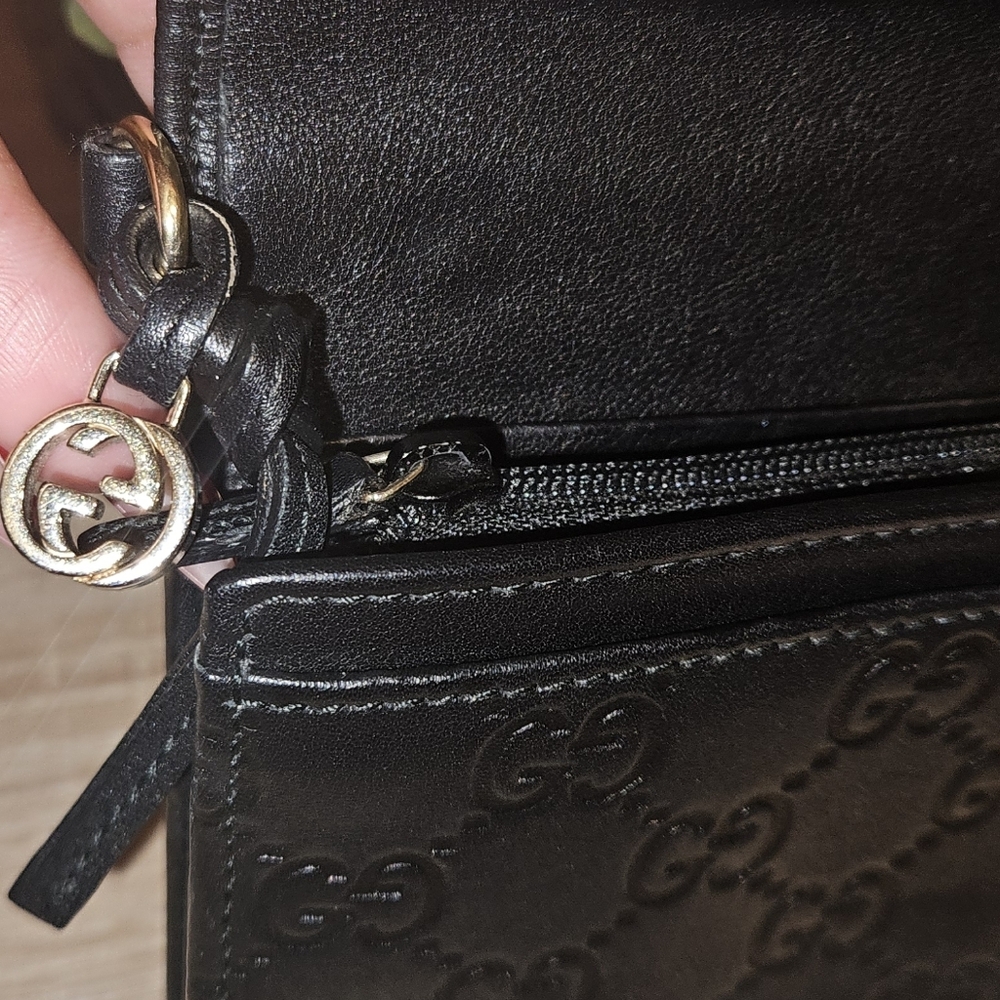 Gucci Signature Guccissima GC Wallet - Picture 3 of 10
